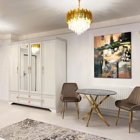 Happy Studio By Rh Living Бухарест Екстер'єр фото