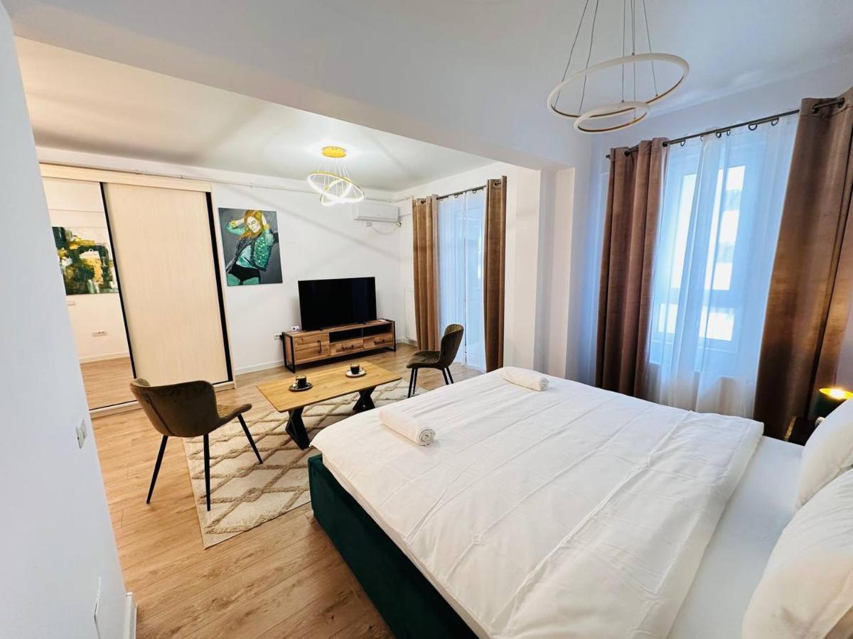 Happy Studio By Rh Living Бухарест Екстер'єр фото